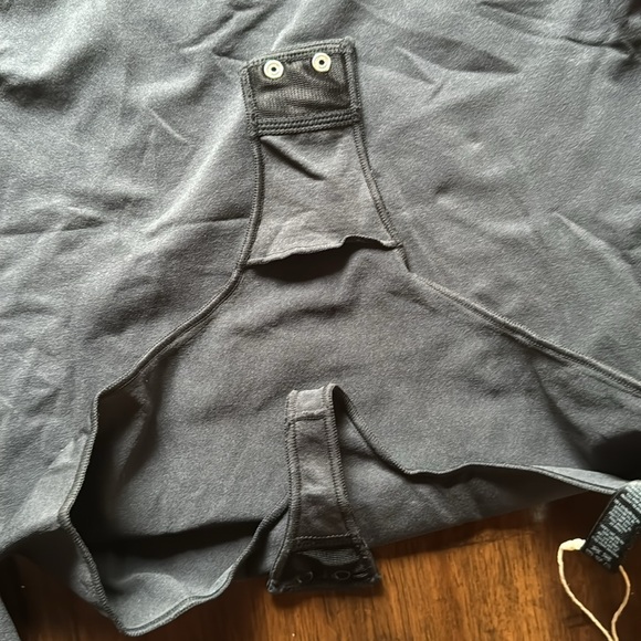 SKIMS Essential Long Sleeve Thong Bodysuit NWT - Picture 5 of 6